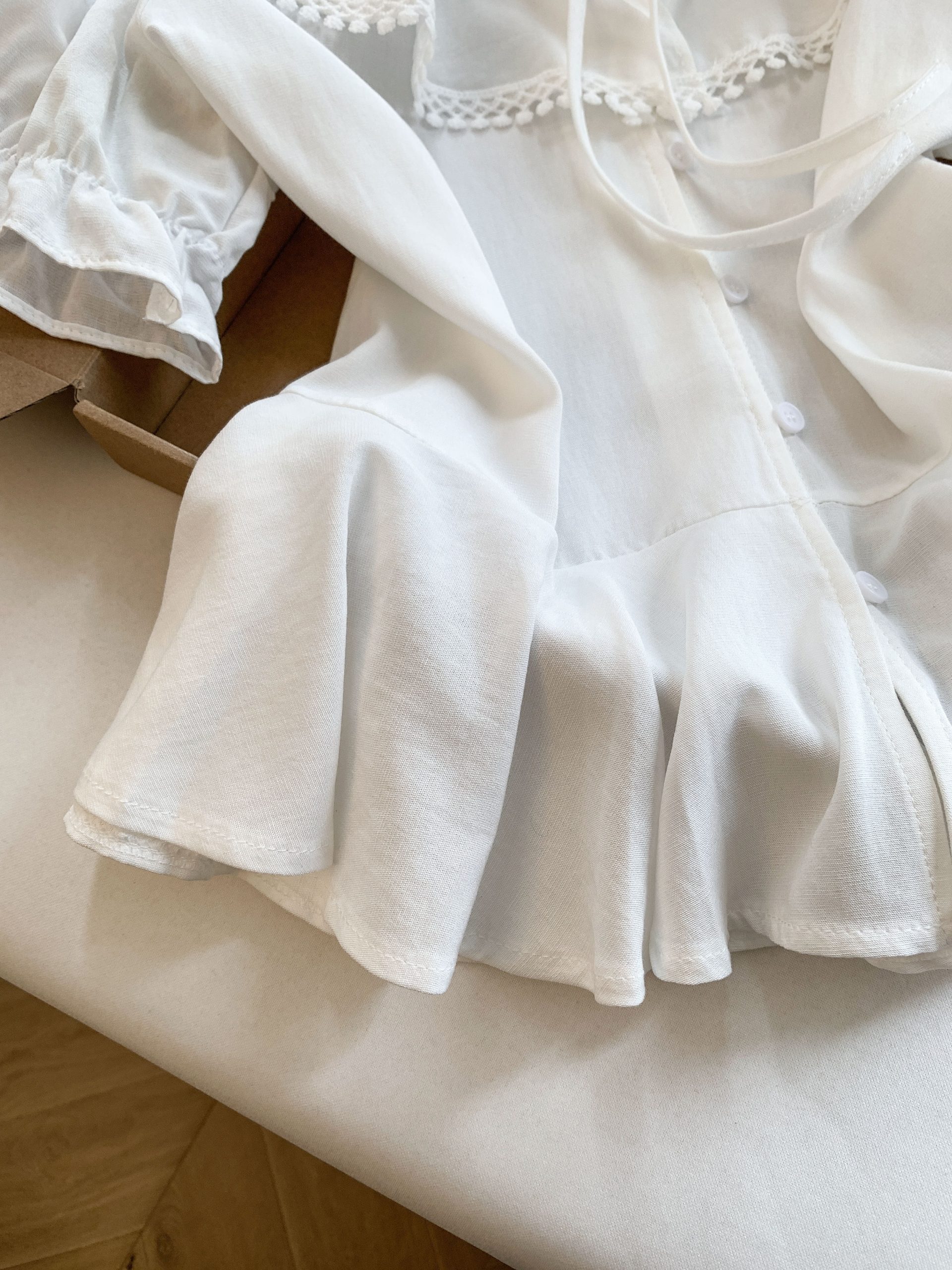 Gentle Flare Sleeve Ruffle Tie Shirt - Image 4