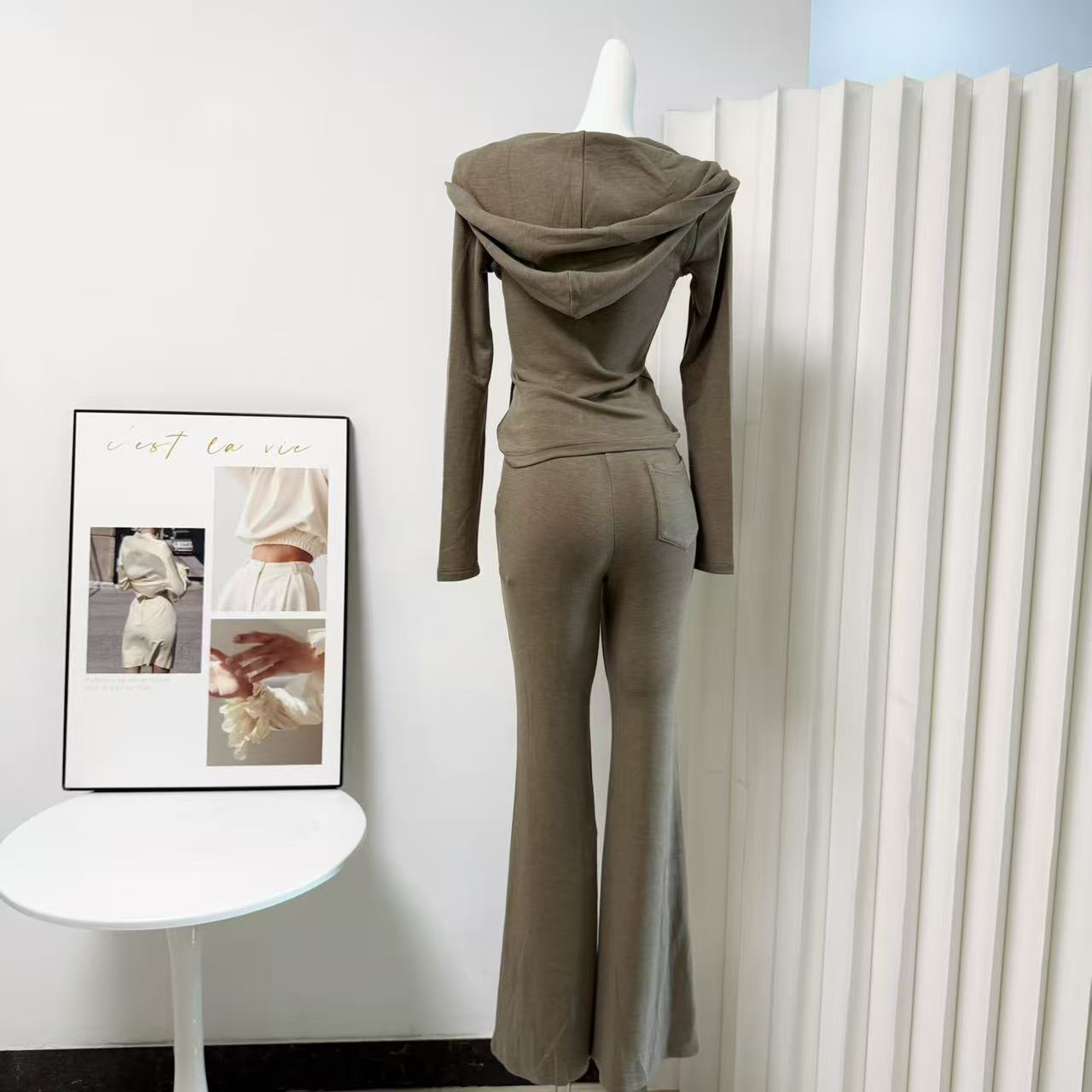 Farte Shop Women's Hoodie and Pants Two-Piece Set Slim Fit for Spring and Autumn - Image 5
